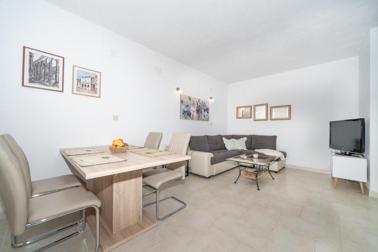 Apartments Siesta Sumartin Ngoại thất bức ảnh